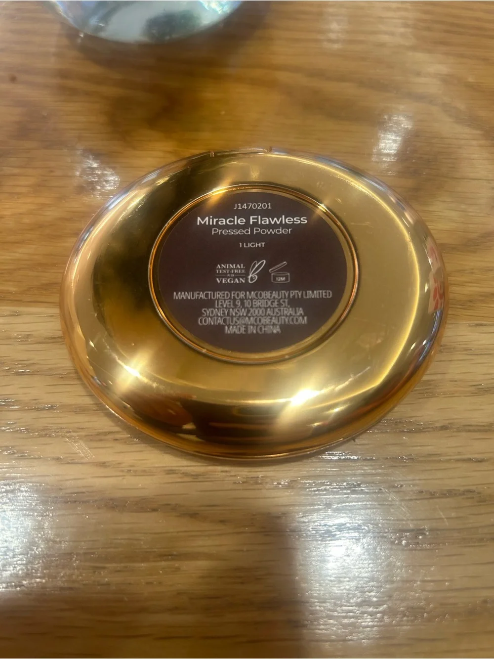 MCoBeauty Miracle Flawless Pressed Powder